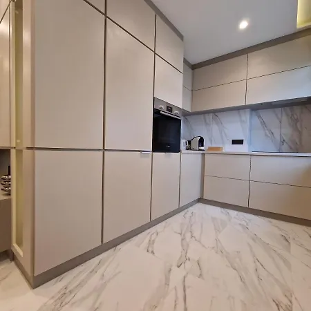 Modern Located One Bed Flat Max 3 Person Included Kids No Bicycle Space Apartment *